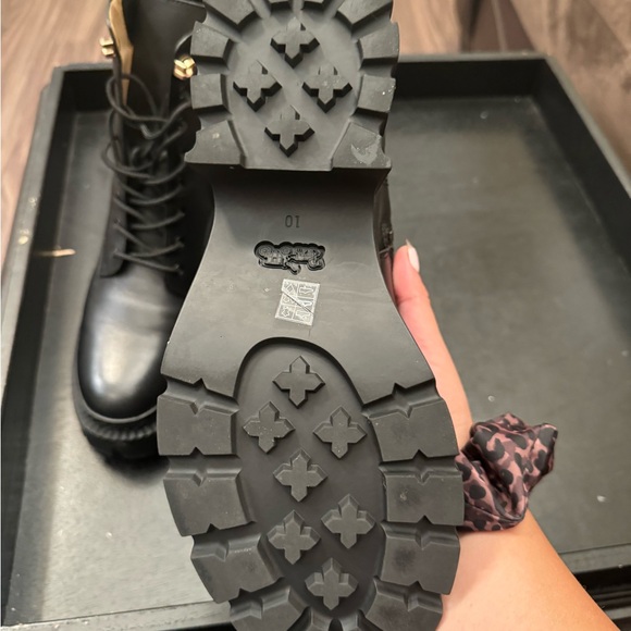 Worn once COACH ankle boots. - Picture 4 of 6